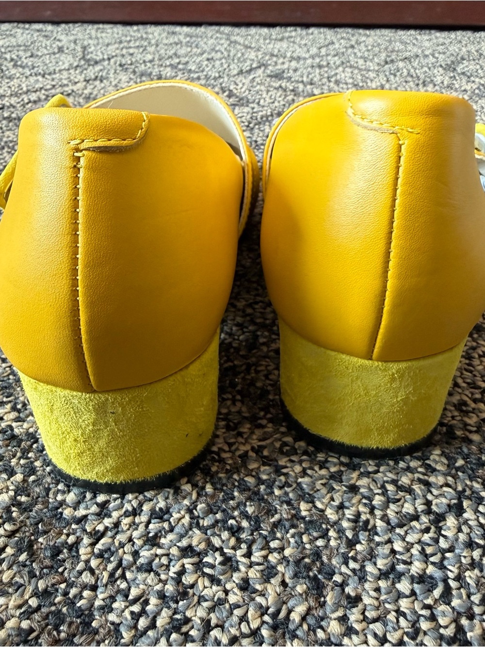 Girotto Classic Heeled Soft Yellow Leather Goat Suede Shoes - Picture 4 of 8